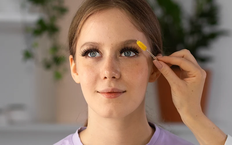 Eyebrows / Eyelashes